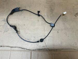 CZUJNIK PRZEWÓD ABS TYŁ PRAWY TOYOTA AURIS II