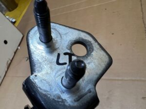 ZAWIAS DRZWI TYŁ LEWY FORD ESCAPE MK4 UM