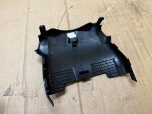 KOMPLET OSŁONA OBUDOWA KOLUMNY KIEROWNICZEJ TOYOTA AURIS II EU