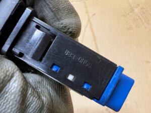 PANEL PRZEŁĄCZNIK PRZYCISK OGRZEWANIA FOTELA LEWY TOYOTA AURIS II