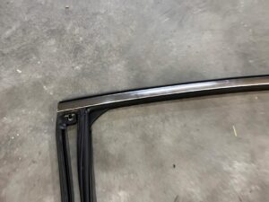 RAMKA USZCZELKA DRZWI TYŁ LEWY FORD ESCAPE MK4