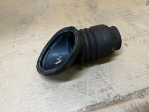 OSŁONA PRZEKŁADNI KOLUMNY KIEROWNICZEJ KRZYŻAKA TOYOTA AURIS II EU