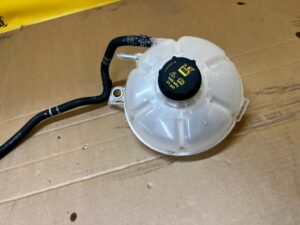 ZBIORNIK ZBIORNICZEK WYRÓWNAWCZY FORD ESCAPE MK4 KUGA MK3 1.5 ECOBOOST