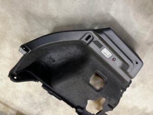 TAPICERKA BOCZEK BAGAŻNIKA TYŁ LEWY LEWA TOYOTA AURIS II HB