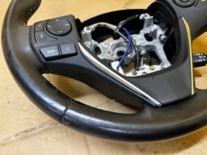 KIEROWNICA SKÓRA MULTIFUNKCJA MANETKA TEMPOMATU TOYOTA AURIS II LIFT