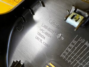 OSŁONA OBUDOWA RAMKA LUSTERKA WEWNĘTRZNEGO WSTECZNEGO FORD ESCAPE MK4