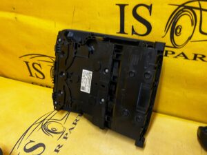 LAMPKA OŚWIETLENIE PODSUFITKI PRZÓD SZYBERDACH SOS SCHOWEK MERCEDES A W177