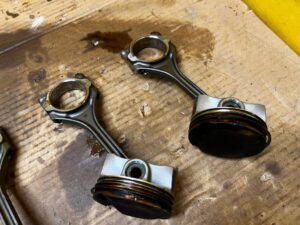 4 X TŁOK KORBOWÓD TOYOTA RAV4 V 2.5 HYBRID XA25A