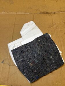 WYPEŁNIENIE WYGŁUSZENIE STYROPIAN PODŁOGI PRZÓD LEWY TOYOTA AURIS II