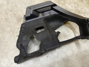 TAPICERKA BOCZEK BAGAŻNIKA TYŁ PRAWY PRAWA TOYOTA AURIS II HB