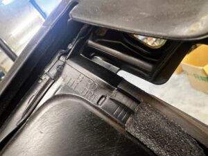 RAMKA USZCZELKA DRZWI TYŁ LEWY FORD ESCAPE MK4