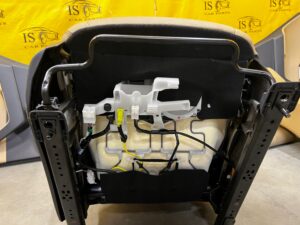 WNĘTRZE FOTELE KANAPA GRZANE BOCZKI SKÓRA AIRBAG ISOFIX TOYOTA RAV4 V EU