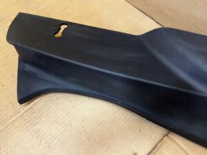 PLASTIK OSŁONA LISTWA KANAPY SŁUPKA C TYŁ PRAWY TOYOTA AURIS II