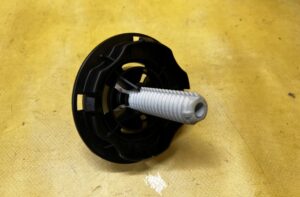 ŚRUBA MOCOWANIE KOŁA ZAPASOWEGO PEUGEOT 2008 II