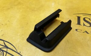 OSŁONA PROWADNICY SZYNY FOTELA PRZÓD LEWY MERCEDES A W177