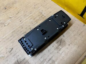 PANEL PRZEŁĄCZNIK SZYB LUSTEREK DRZWI PRZÓD LEWY MERCEDES GL X166