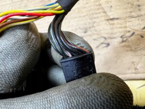 LUSTERKO ZEWNĘTRZNE LEWE 20 10+10 PIN KAMERA ASYSTENT MERCEDES GL X166 149