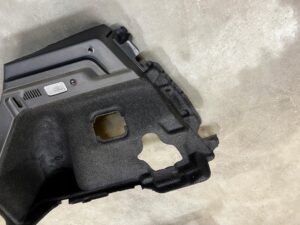 TAPICERKA BOCZEK BAGAŻNIKA TYŁ LEWY LEWA TOYOTA AURIS II HB