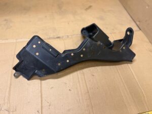 PŁYTA OSŁONA PODWOZIA LEWA TOYOTA AURIS II