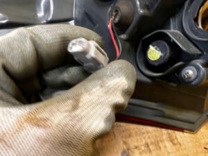 LAMPA TYŁ TYLNA PRAWY PRAWA W BŁOTNIK LED TOYOTA AURIS II LIFT HB