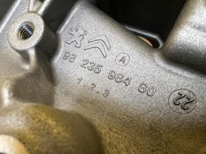 ŁAPA MOCOWANIE UCHWYT SPRĘŻARKI KLIMATYZACJI PEUGEOT 2008 II 1.5 BLUE HDI