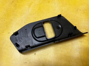 OSŁONA ZAŚLEPKA MASKOWNICA BAGAŻNIKA LEWA PEUGEOT 2008 II