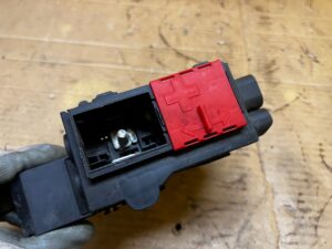 BEZPIECZNIK KLEMA SKRZYNKA BEZPIECZNIKÓW MODUŁ MERCEDES GL X166