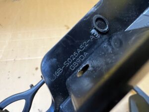 MOCOWANIE UCHWYT POSZYCIA OSŁONY SŁUPKA A PRZÓD PRAWY FORD ESCAPE MK4