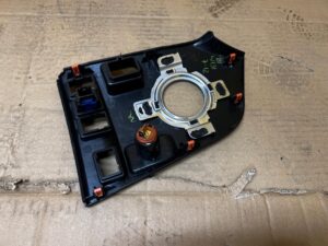 PANEL PRZEŁĄCZNIKI RAMKA OSŁONA BIEGÓW TUNELU TOYOTA AURIS II EU 1.8 HYBRID