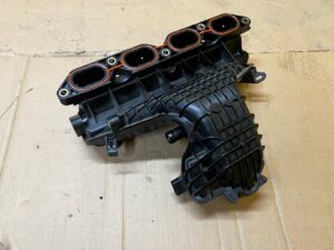 KOLEKTOR SSĄCY TOYOTA AURIS II 1.8 HYBRID