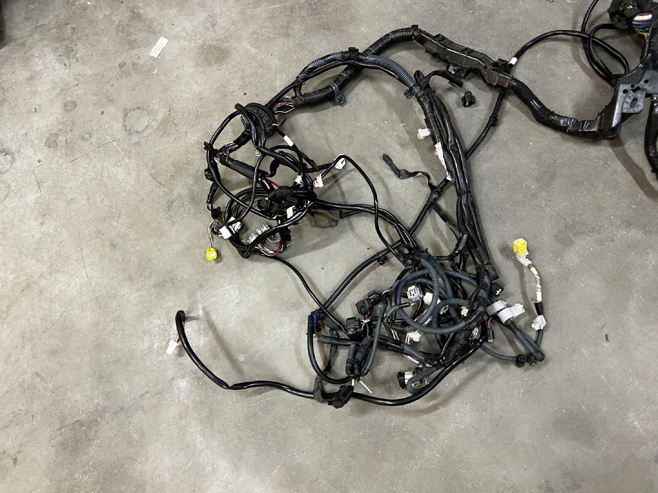 WIĄZKA INSTALACJA SILNIKA TOYOTA AURIS II HB 1.8 HYBRID