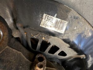 ZWROTNICA PIASTA TARCZA PRZÓD LEWY TOYOTA RAV4 V 2.5 HYBRID