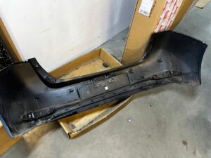 ZDERZAK TYŁ TYLNY 4 X PDC TOYOTA AURIS II LIFT HB