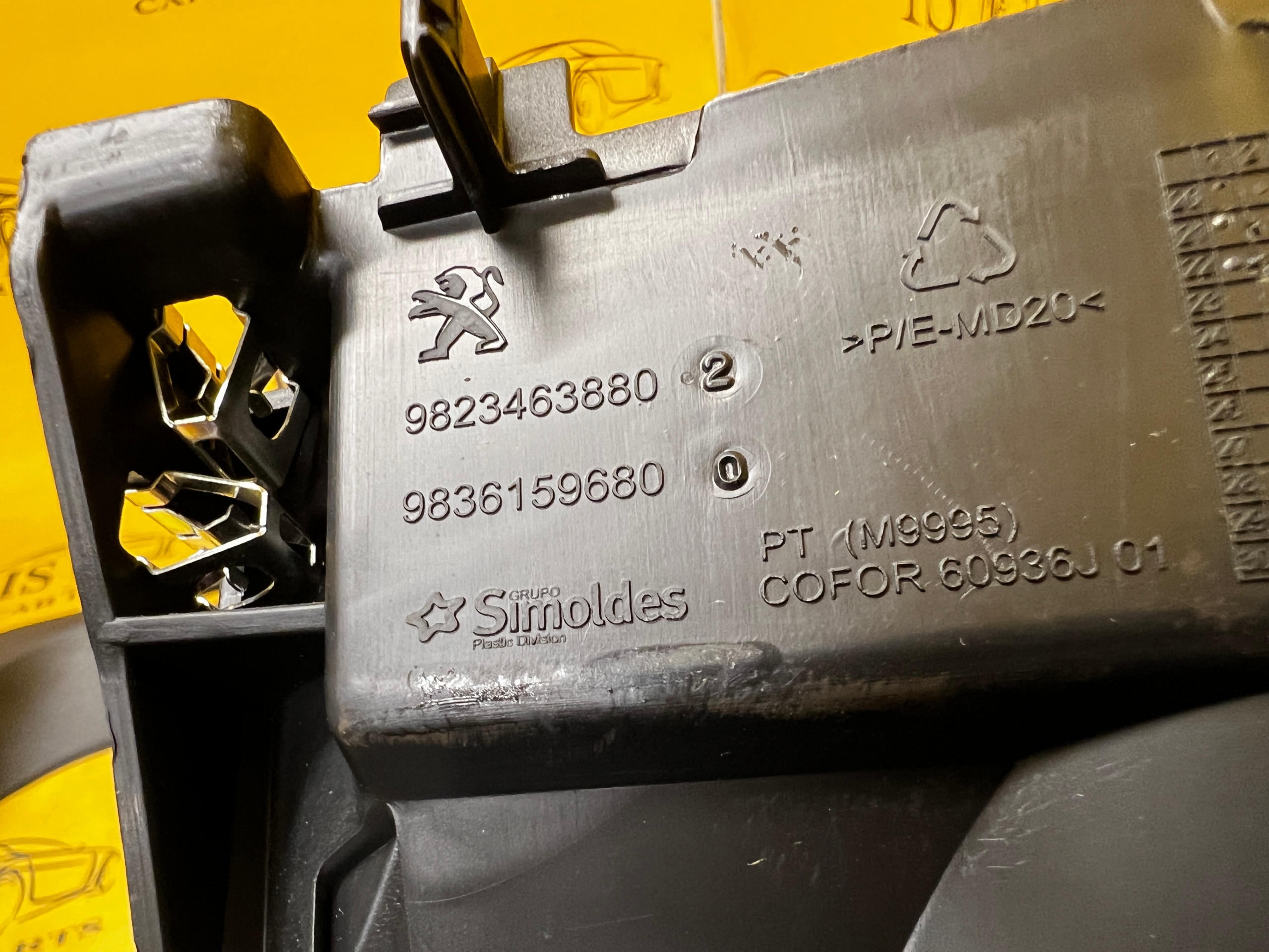 STELAŻ MOCOWANIE TUNELU ŚRODKOWEGO PEUGEOT 2008 II EU