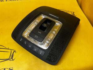 LAMPKA OŚWIETLENIE PODSUFITKI PRZÓD SZYBERDACH SOS SCHOWEK MERCEDES A W177