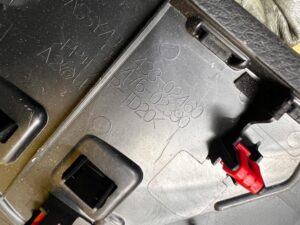 OSŁONA OBUDOWA TUNELU ŚRODKOWEGO TOYOTA AURIS II EU