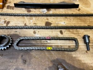 KOMPLET ROZRZĄD ŁAŃCUCH KOŁO ŚLIZG ROZRZĄDU TOYOTA RAV4 V 2.5 HYBRID XA25A