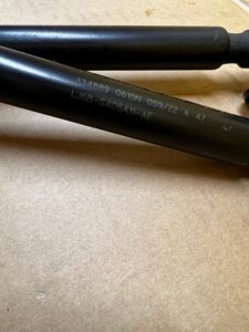 KOMPLET SIŁOWNIKI KLAPY TYŁ BAGAŻNIKA FORD ESCAPE MK4