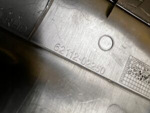 PLASTIK OSŁONA PROGU SŁUPKA A PRZÓD LEWY TOYOTA AURIS II