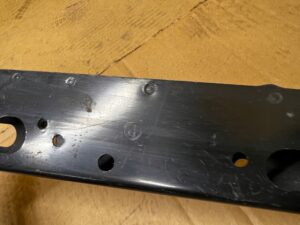 KIEŁ WSPORNIK WÓZKA SANEK PRZÓD PRAWY TOYOTA AURIS II