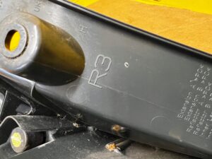 LAMPA TYŁ TYLNA PRAWY PRAWA W BŁOTNIK LED TOYOTA AURIS II LIFT HB