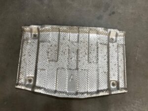 BLACHA OSŁONA TERMICZNA TOYOTA AURIS II HB 1.8 HYBRID