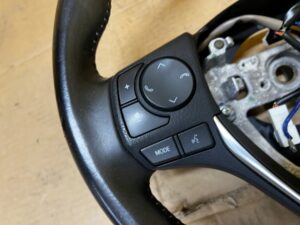 KIEROWNICA SKÓRA MULTIFUNKCJA MANETKA TEMPOMATU TOYOTA AURIS II LIFT