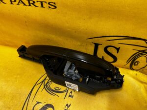 KLAMKA ZEWNĘTRZNA DRZWI TYŁ LEWY FORD ESCAPE MK4 UM