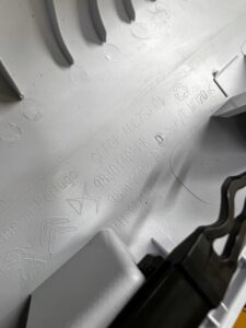 POSZYCIE OSŁONA OBUDOWA SŁUPKA PRZÓD A PRAWY PEUGEOT 2008 II