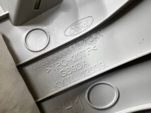 POSZYCIE OSŁONA OBUDOWA SŁUPKA PRZÓD A PRAWY FORD ESCAPE MK4