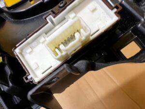 RAMKA OSŁONA DEKOR TUNEL ŚRODKOWY TOYOTA AURIS II LIFT EU 1.8 HYBRID