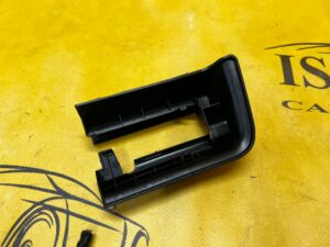 OSŁONA PROWADNICY SZYNY FOTELA PRZÓD LEWY MERCEDES A W177