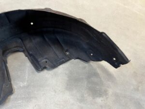 NADKOLE TYŁ PRAWY TOYOTA AURIS II HB