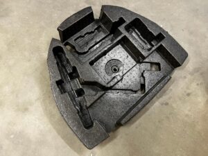 SCHOWEK STYROPIAN ZESTAWU NAPRAWCZEGO BAGAŻNIKA TOYOTA AURIS II HB